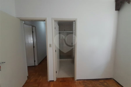 Casa Disponível para Venda ou Locação na Vila Nery – Ideal para Residência ou Comércio