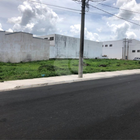 Terreno de 1.322,60 m² a 150 m da Av. Getulio Vargas
