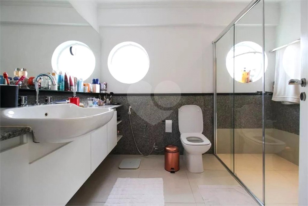 Apartamento para venda em Moema com 185m², 3 dormitórios sendo 1 suíte e 1 vaga