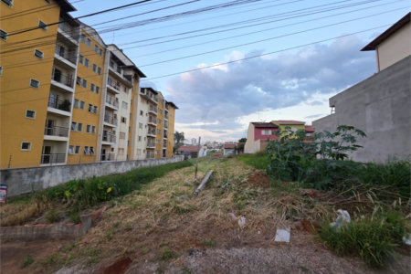 Terreno no Jd. Gibertoni, próximo ao SESC e ao Shopping