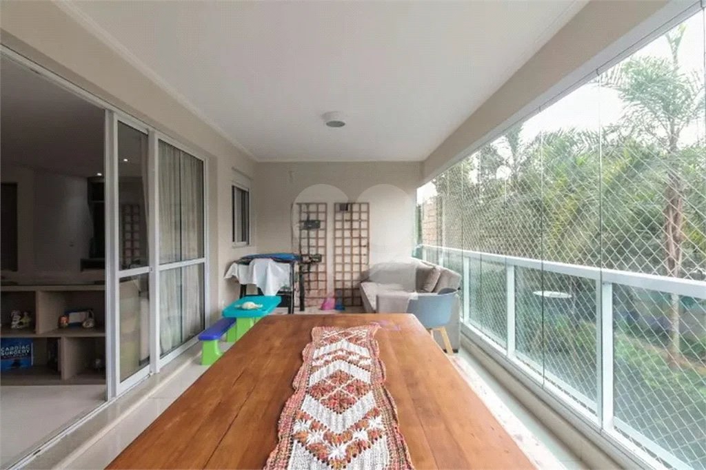 Apartamento na Mooca com 204m² amplo à venda 3 quartos, sendo 3 suítes, e 4 vagas