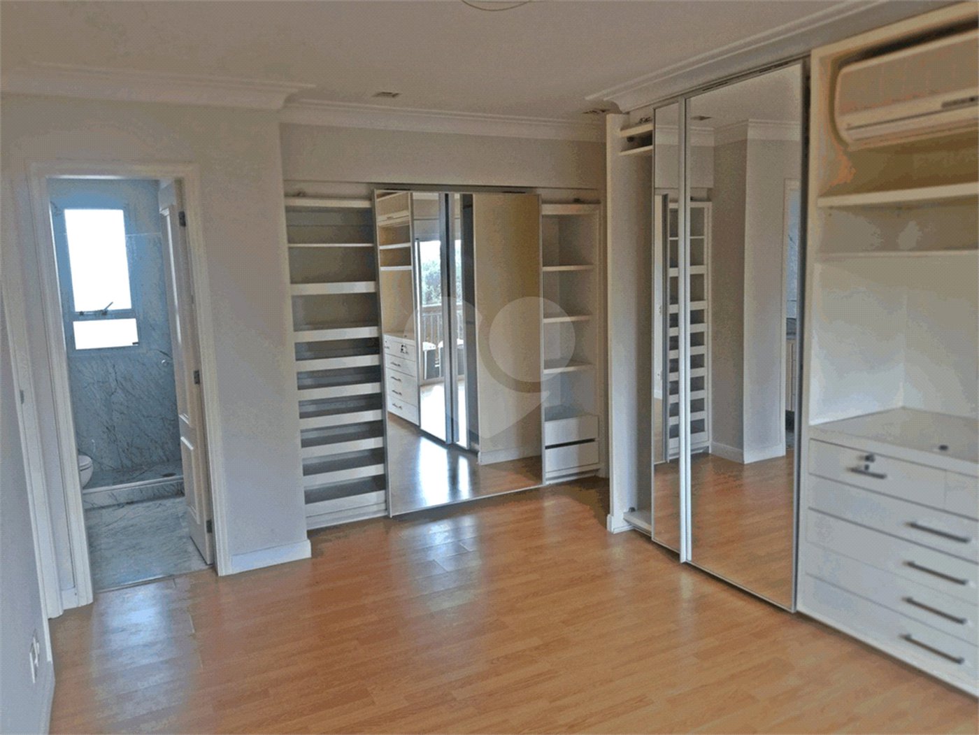 Apartamento a venda com 252 m² no Campo belo.