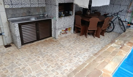 Casa à venda com 2 quartos, sendo 1 suíte,  em Vista Linda, Bertioga, SP
