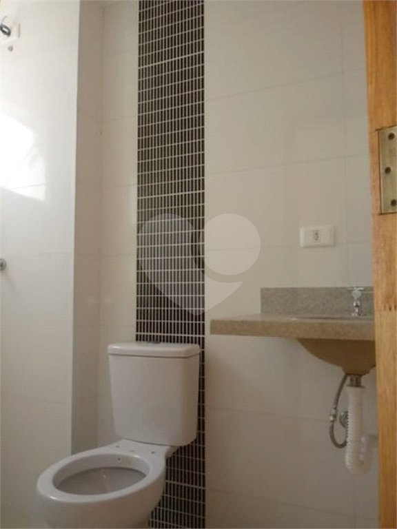 Apartamento no Condomínio Residencial Clarice.