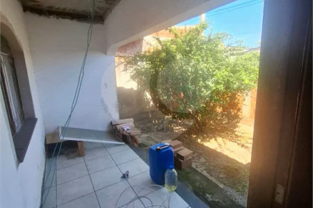 CASA LINEAR PRECISANDO DE REFORMA, 2 QUARTOS COM SUÍTE À VENDA, 121M² DE AREA CONSTRUIDA- CAMPO GRANDE
