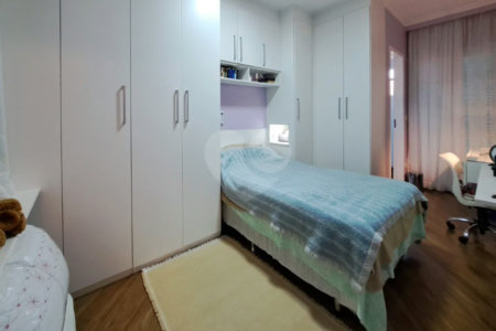 Sobrado com 425 m², 3 suítes e 4 vagas de garagem, à venda no bairro Santa Maria em São Caetano do Sul
