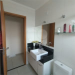 Apartamento em Atibaia com 2 dormitórios (1 suíte), 2 vagas de garagem, elevador, salão de festas, excelente localização