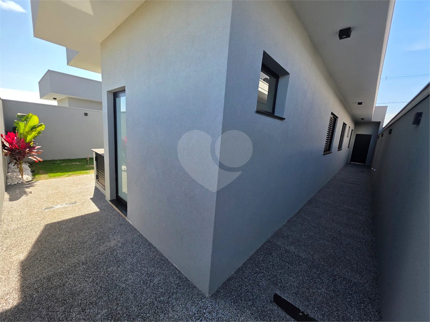 Casa Térrea 3 suítes e Closet no Residencial Villeneuve!