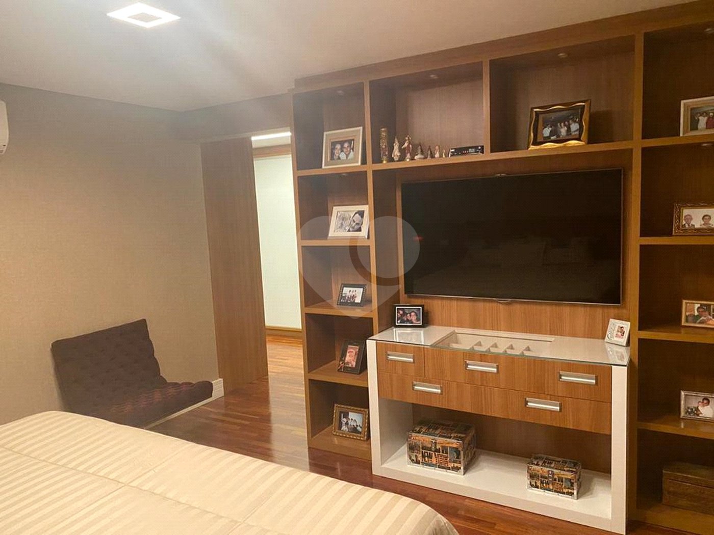 Condomínio clube, Apartamento na Mooca com 204 m² Com 3 suítes e 4 Vagas.