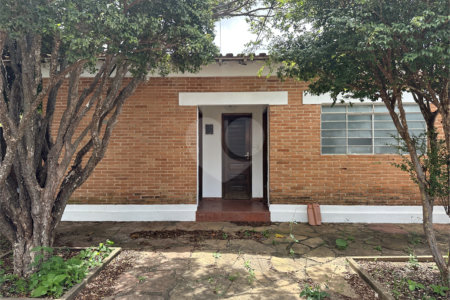 Casa térrea no Centro para venda ou locação