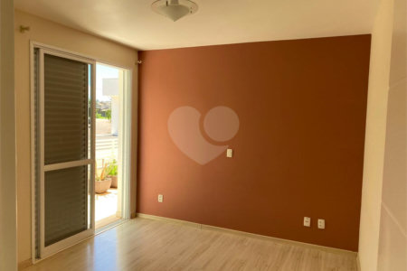 Casa à Venda de 4 dormitórios suítes em São Carlos, no Condomínio Damha I