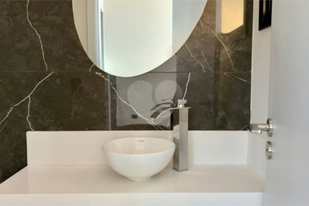Casa térrea 3 dormitórios (3 suítes), espaço gourmet, piscina, 2 vagas garagem, condomínio fechado com ampla área lazer
