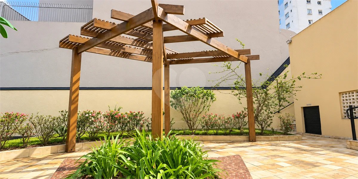 Apartamento de 130 m² no Jardim do Mar, com 3 suítes, 4 banheiros, varanda gourmet, 2 vagas e condomínio completo com piscina aquecida e lazer.