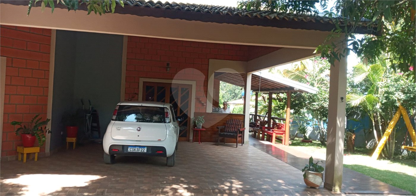 Chácara à venda com 3 quartos, sendo 2 suítes,  em Monterrey, Louveira, SP