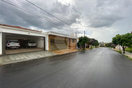 Casa térrea no Centro