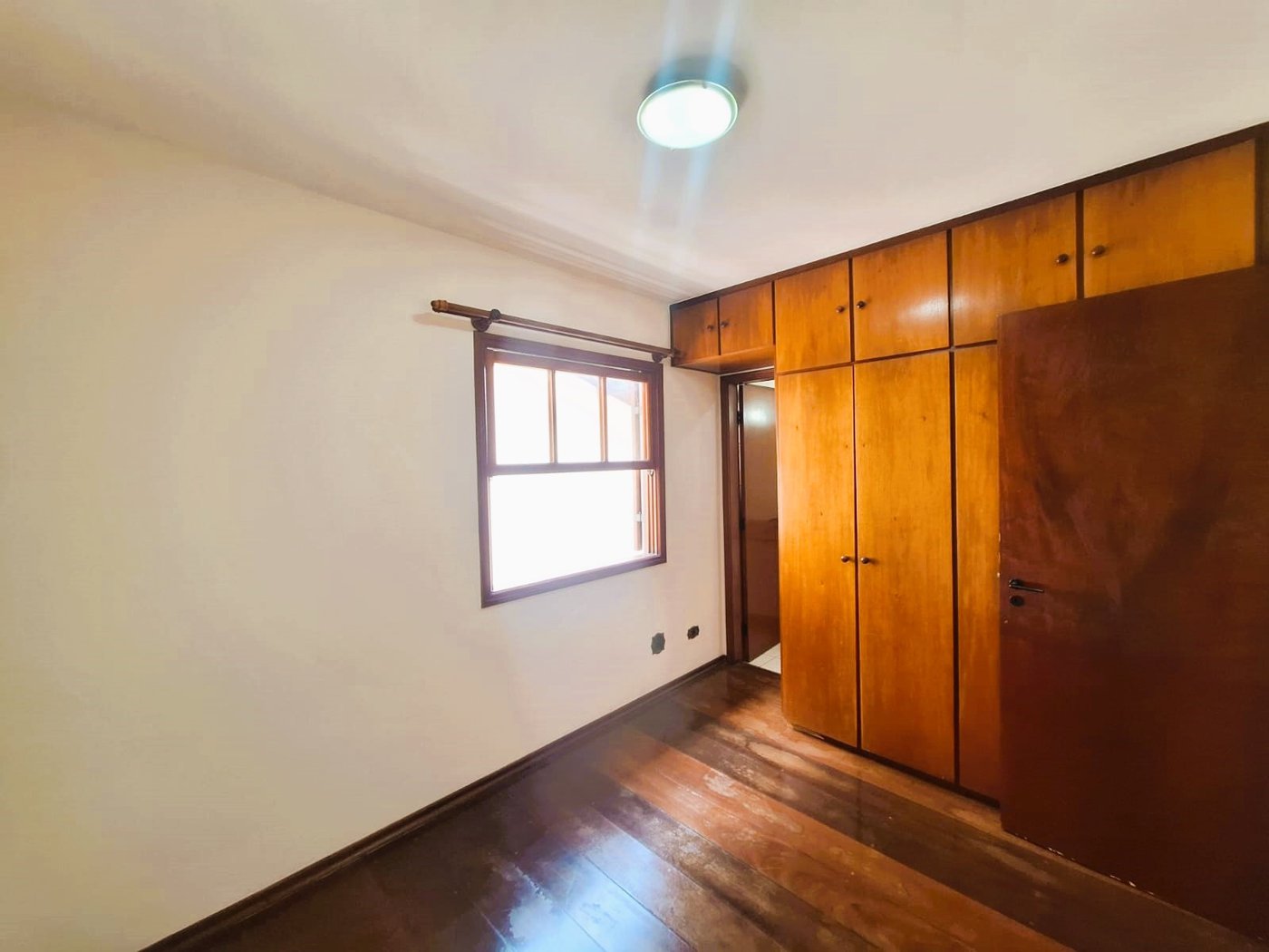 Casa à venda com 4 suítes, sendo 1 suíte externa, no Jardim Bonfiglioli, São Paulo - SP