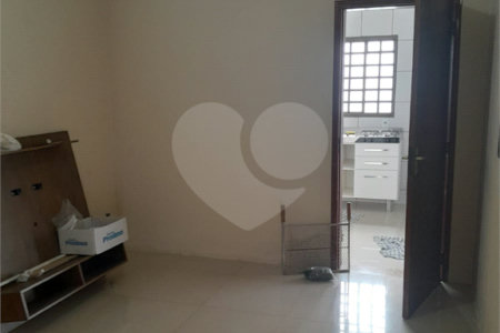Sobrado á venda, com 03 Dormitórios, em Ibaté.