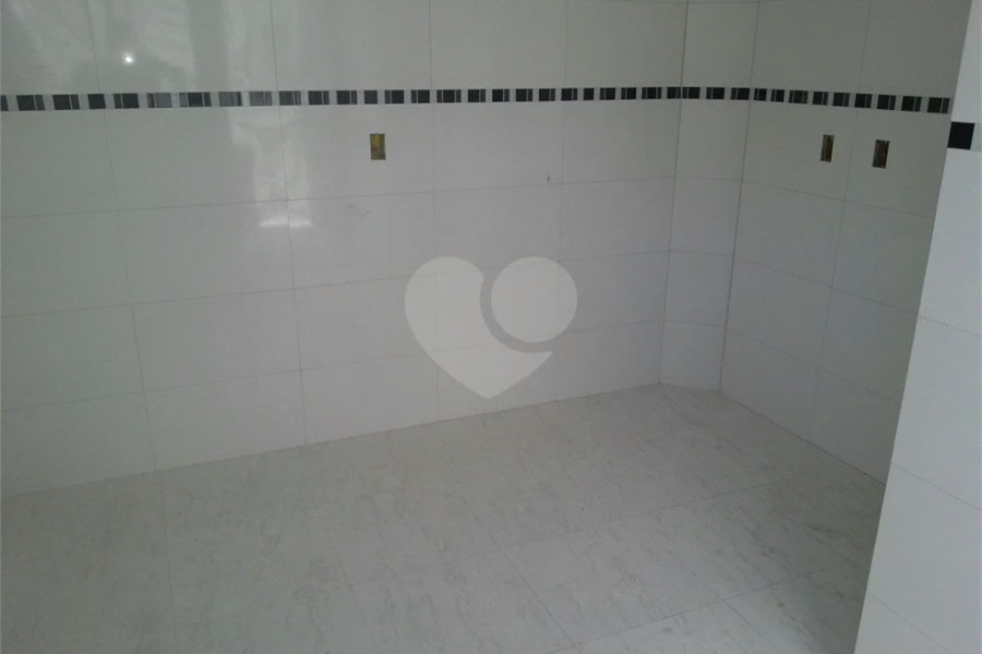 Sobrado, a venda por R$ 650.000,00 ou aluguel por R$ 2.800,00/mês - Parada Inglesa