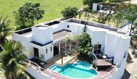 Casa à venda com 4 quartos, sendo 2 suítes,  no condomínio Terras de Santa Mariana, Caçapava - SP
