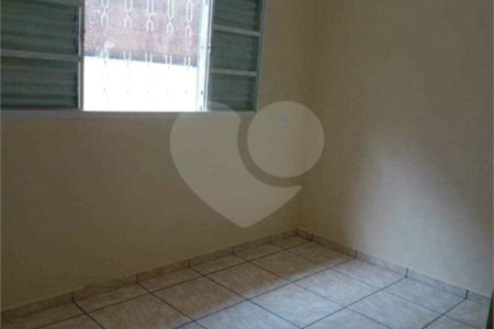Casa térrea no Cidade Aracy .