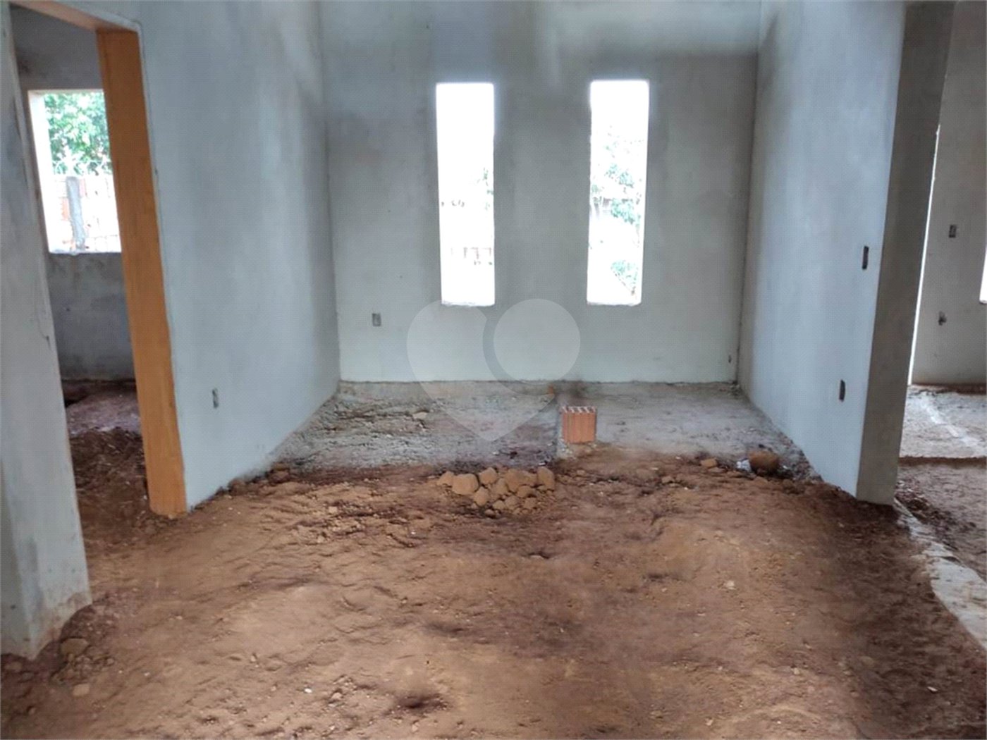 Sobrado em construção no Jardim de Cresci .