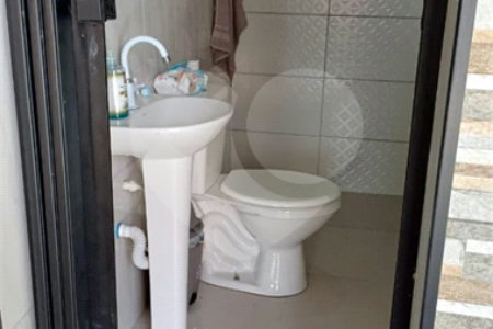 Casa de 2 quartos em Rua Orange, Vila Luzita, Santo André - Venda!