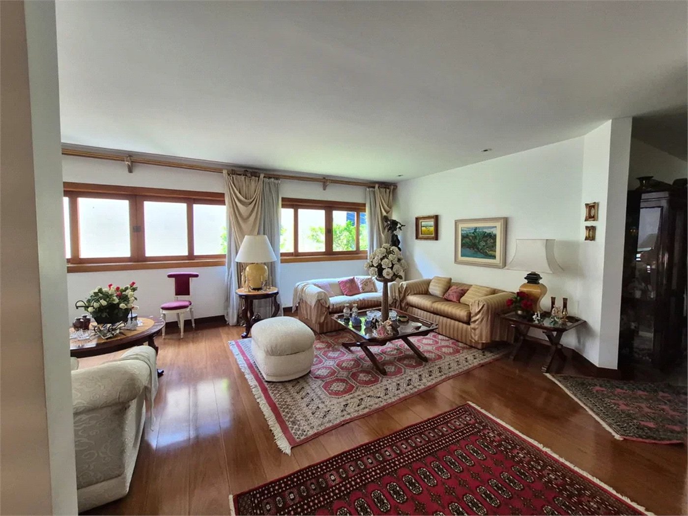 Casa de Vila à venda ou para alugar com 4 quartos, sendo 2 suítes, em Jardim Leonor, São Paulo, SP