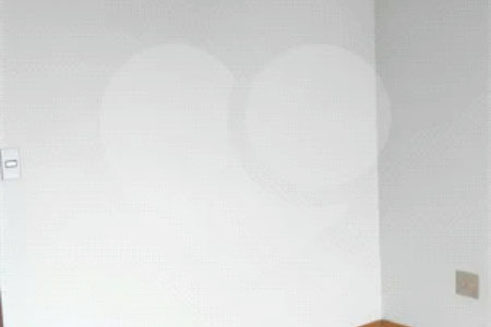 Apartamento Espaçoso com 4 Dormitórios, Suíte e Varanda no Jardim Paris