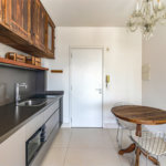 Itaim ! Studio ,muito bem localizado ! vaga de garagem !