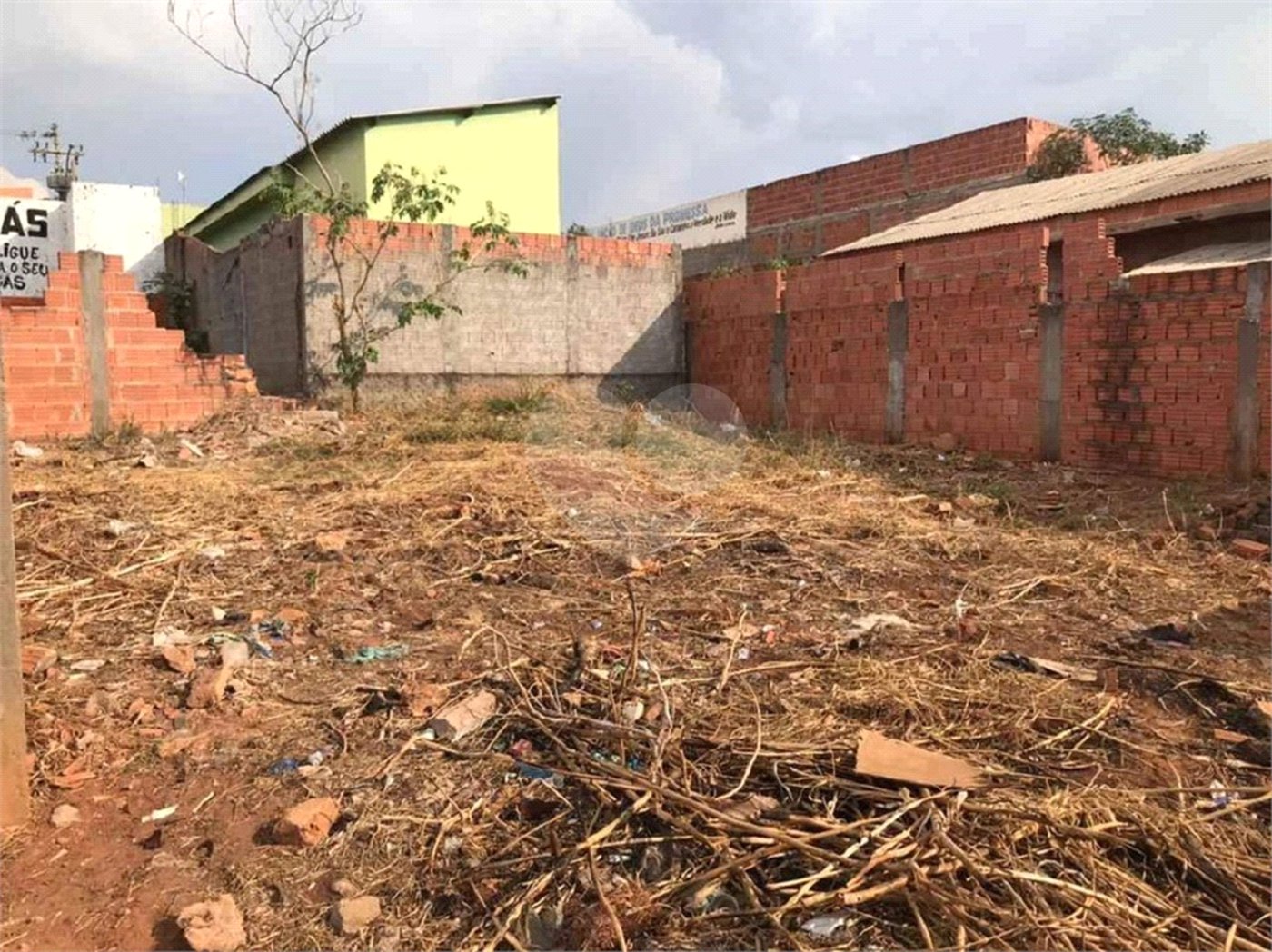 Terreno com 150,00 m² .