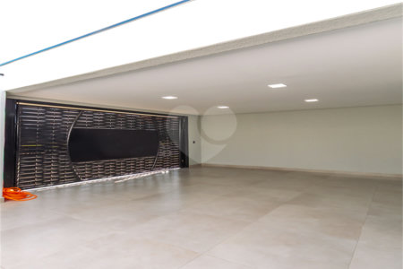 Indaiatuba- Jardim Bom Sucesso - Venda: R$ 765.000,00 - Área total: 150m² Área construída: 115m² - 3 dormitórios sendo 1 suíte com armário planejado; Cozinha integrada; Sala para dois ambientes; Banheiros com box gabinetes e espelhos; Área gourmet com churrasqueira a carvão e móveis planejados;