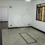 Sobrado na Vila Prudente com 161m², 2 dormitórios, 1 suíte e 2 vagas de garagem
