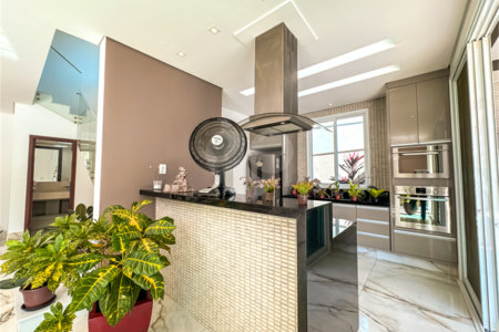 Sobrado à venda em Itupeva – 421,80 m² de terreno – 254,28 m² de área construída – 3 dormitórios – 4 banheiros – 4 vagas de garagem