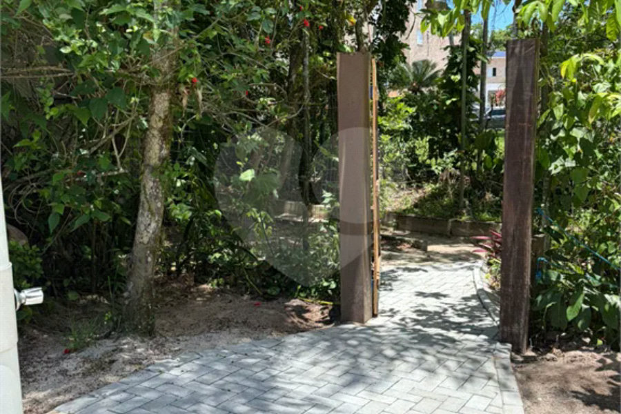 Casa à venda com 6 quartos, sendo 3 suítes, em Costa do Sol, Bertioga, SP