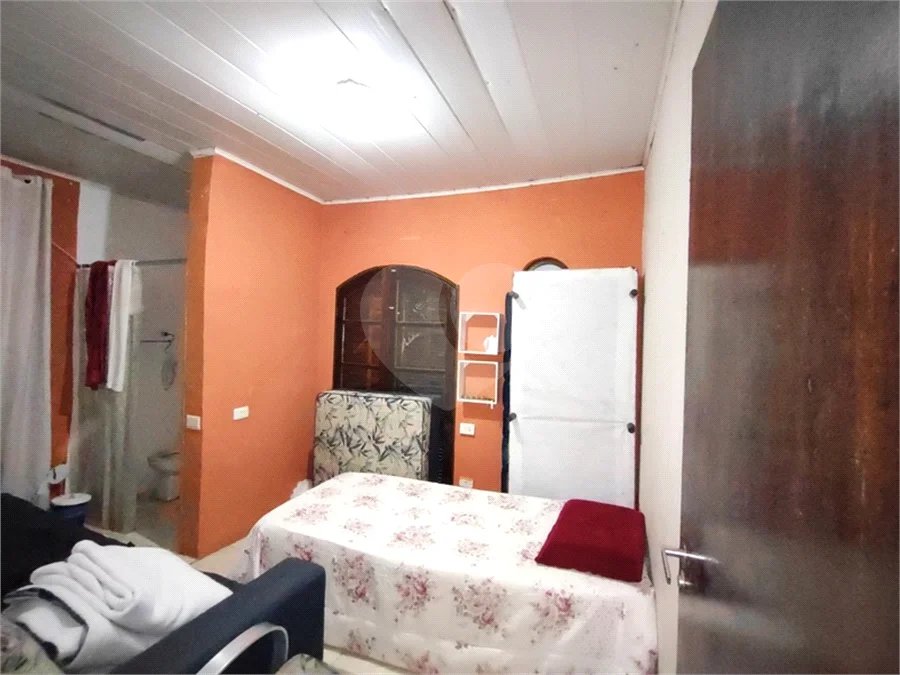 Casa Térrea de Esquina à Venda no Parque Vitória – Excelente Potencial!