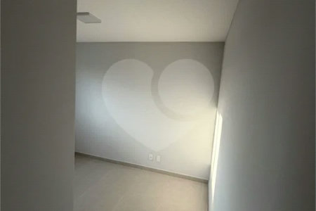 Apartamento à venda na Vila São João, próximo as Shopping Internacional de Guarulhos, com 43 m² com 2 dormitórios e 1 vaga de garagem