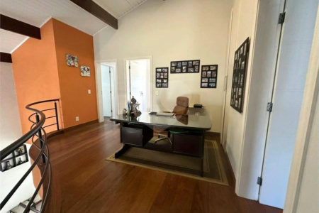 Casa à venda com 3 suítes no condomínio Recanto dos Paturis, Vinhedo - SP