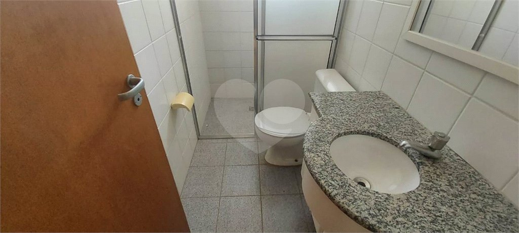 Apartamento no Condomínio Joan Miro .