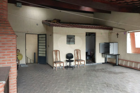 Sobrado à venda com 212 m², 2 quartos (suítes), 3 banheiros e 2 vagas de garagem, em São Caetano do Sul