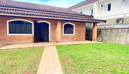 Casa à venda com 4 quartos, sendo 1 suíte,  em Morada da Praia, Bertioga, SP