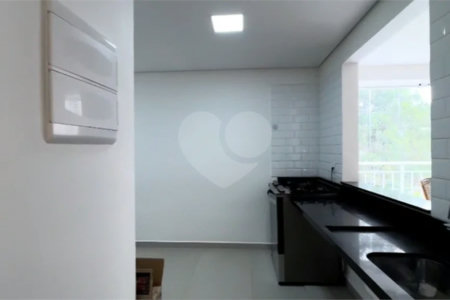 Cobertura Triplex com Mobilia parcial em Itapetinga Atibaia