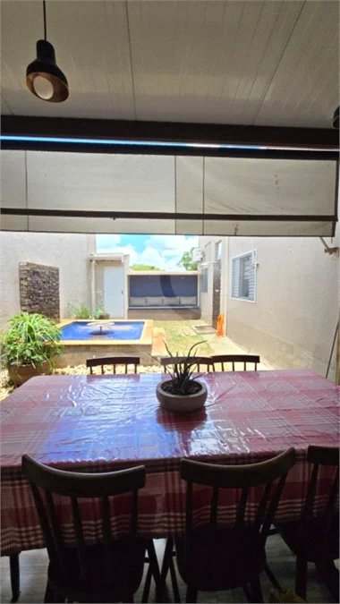 Casa em condomínio Alvorada em Araraquara com 3 dormitórios e piscina