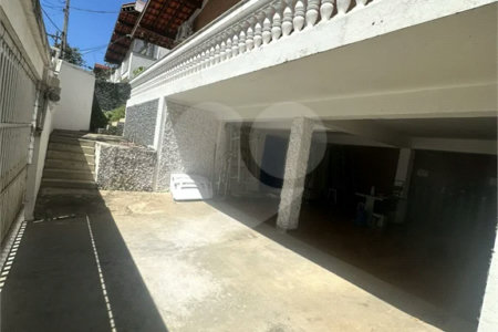 Casa à venda com 4 quartos, sendo 1 suíte,  no Centro, Vinhedo, SP