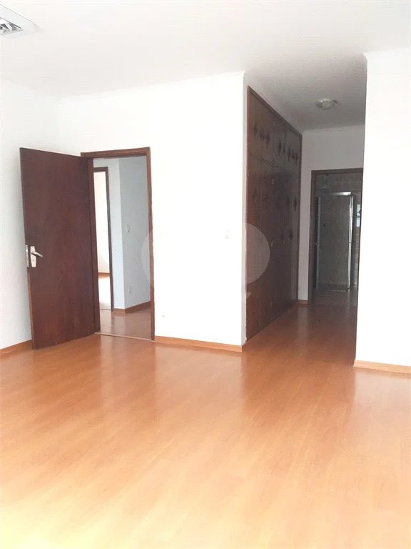 Casa à venda com 4 quartos, sendo 1 suíte,  no Centro, Vinhedo, SP