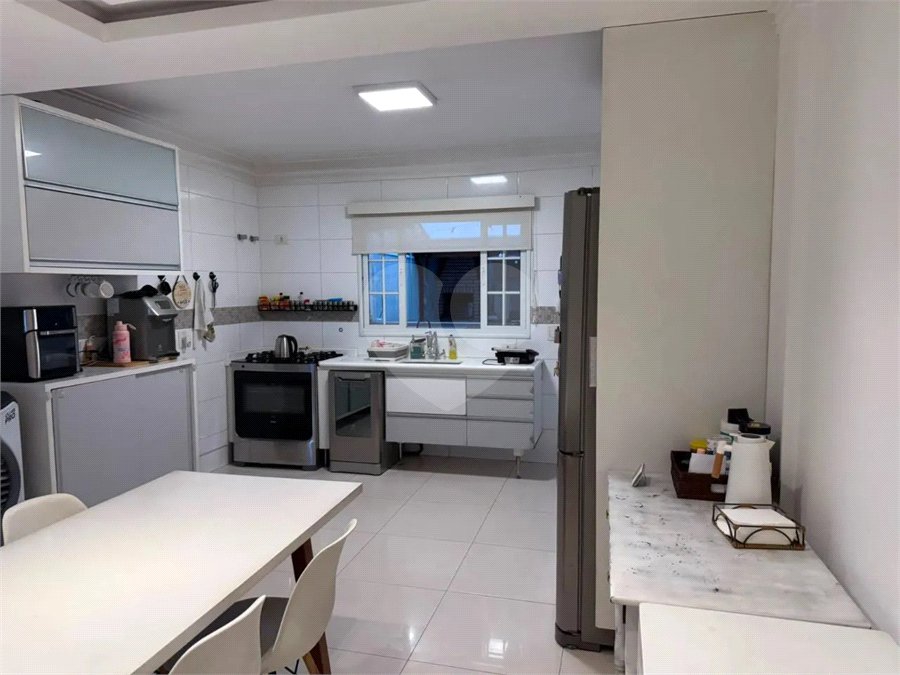 Casa à venda com 4 quartos em Vila Fiat Lux, São Paulo