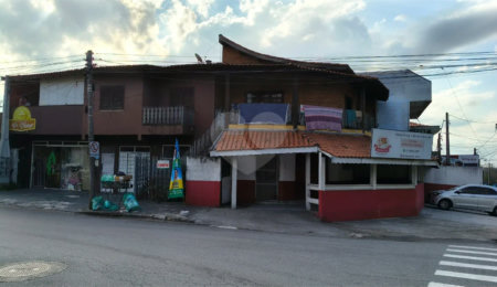 Casa à venda com 3 quartos, sendo 1 suíte,  em Residencial Burch, Louveira, SP