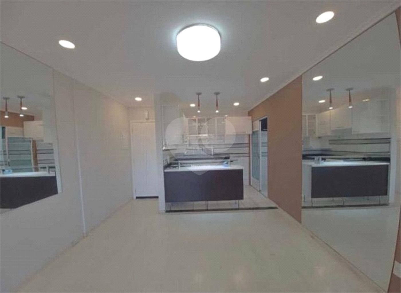 Apartamento no Edifício Torres di Itália.