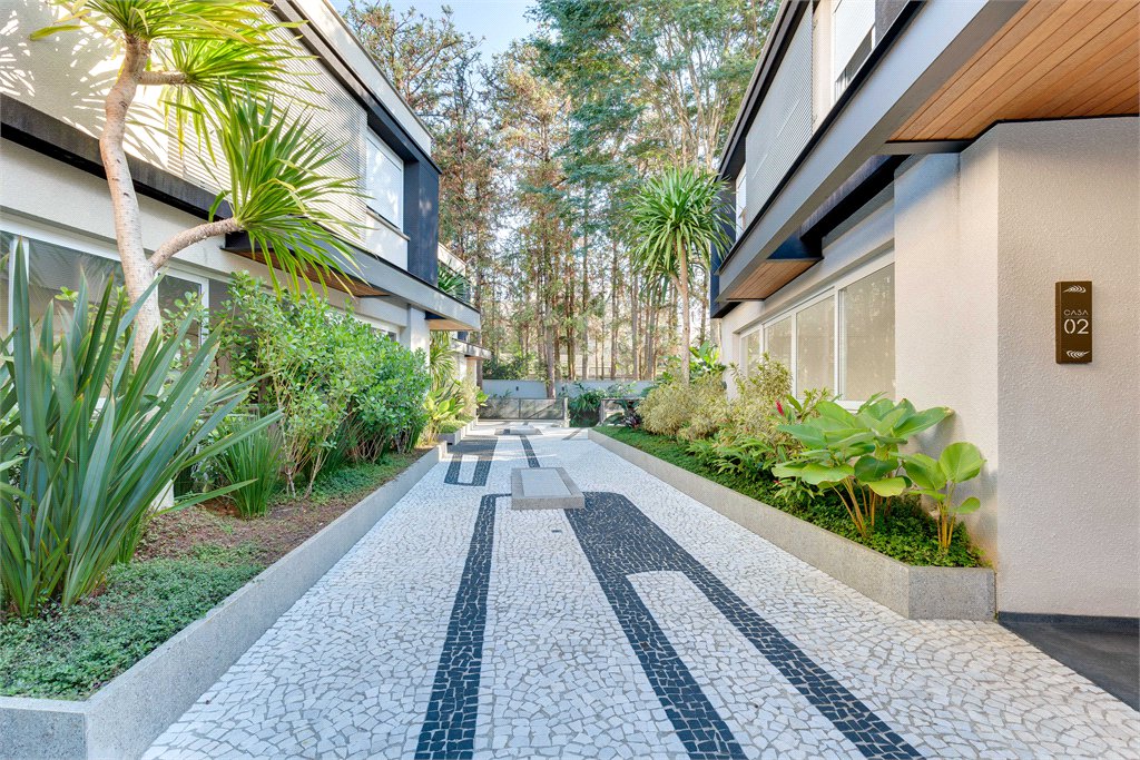 Casa à venda com 4 suítes no condomínio Vila Arese, São Paulo - SP