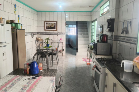 Sobrado á venda no bairro santa felícia