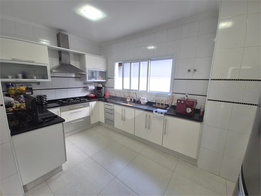 Belíssima Residência de 267 m² com Lazer Privativo no Condomínio Terras do Oriente – Valinhos